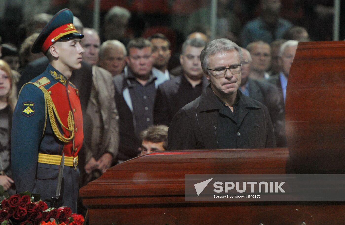 Bidding farewell to hockey player Vladimir Krutov