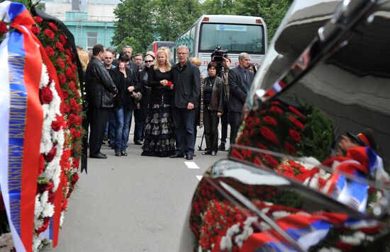 Bidding farewell to hockey player Vladimir Krutov