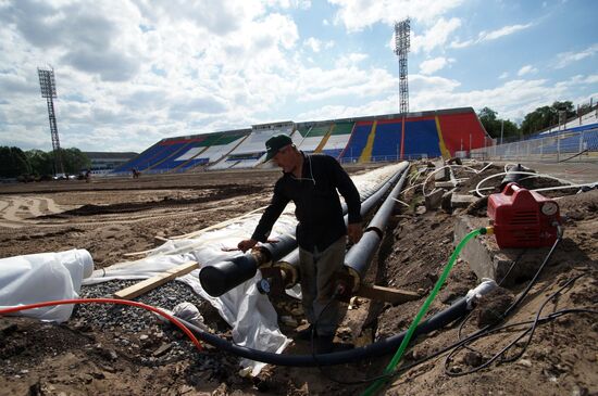 Preparation of new lawn and other work on Metallurg stadium