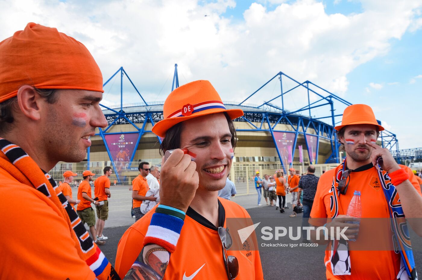Dutch fans in Kharkov before match