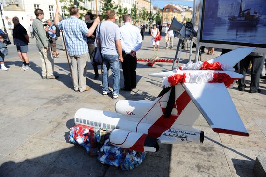 Meeting in Warsaw to commemorate victims of Smolensk air crash