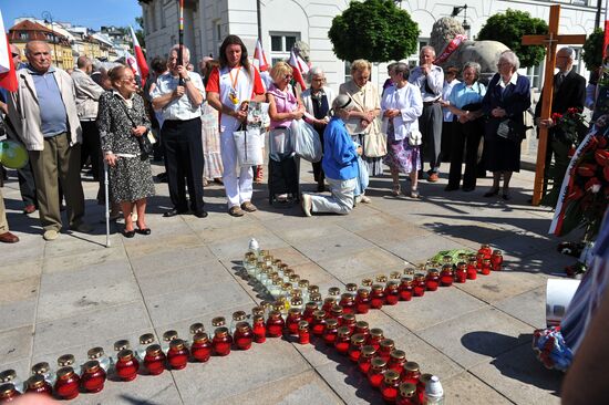 Meeting to commemorate victims of air crash near Smolensk