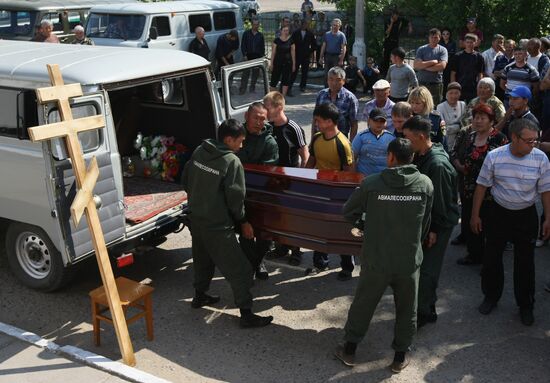 Funeral of paratroopers who died when battling forest fires