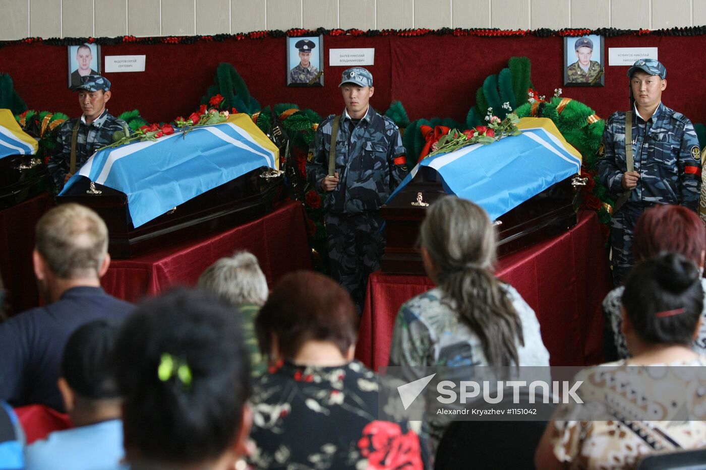 Funeral of paratroopers who died when battling forest fires