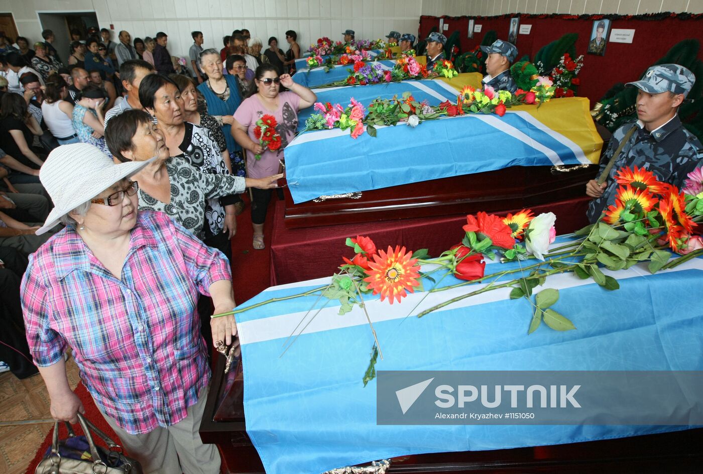 Funeral of paratroopers who died when battling forest fires