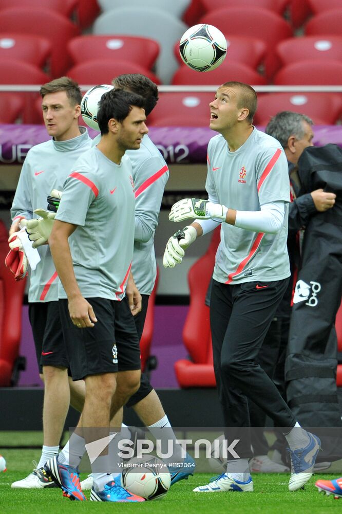 UEFA Euro 2012. Polish team holds training session