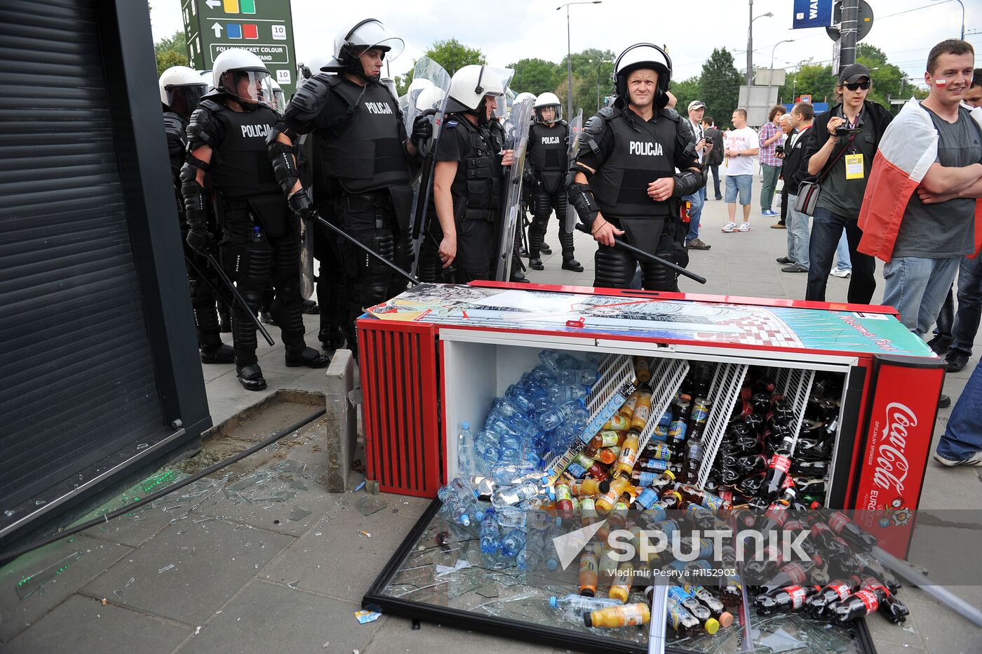 Russian fans march in Warsaw