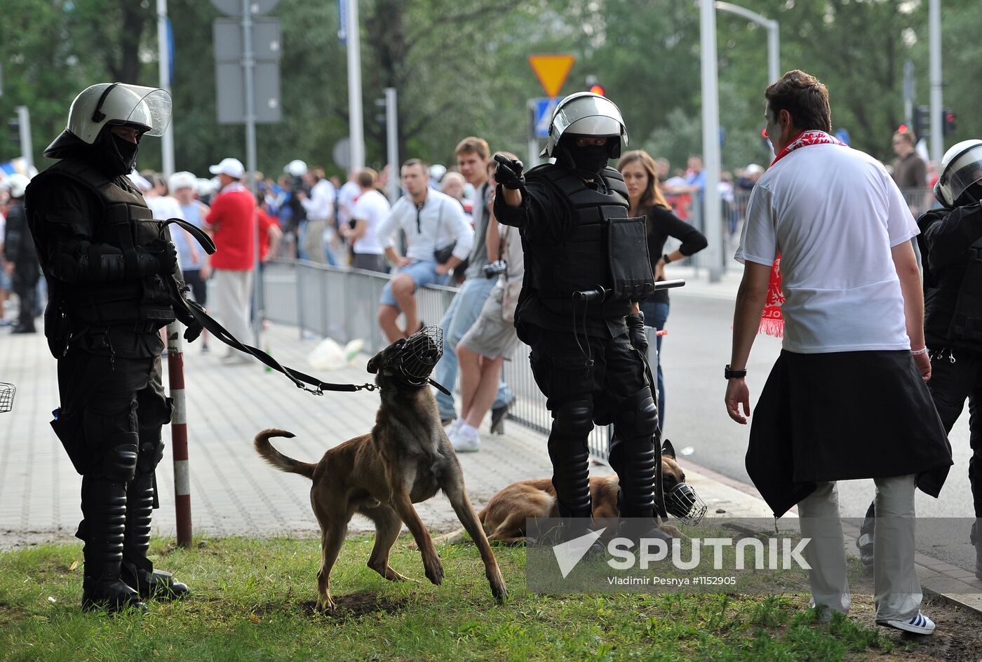 Russian fans march in Warsaw