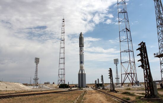 Moving Proton-M rocket to launch complex at Baikonur