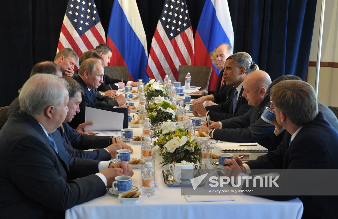 President Vladimir Putin meets U.S. President Barack Obama