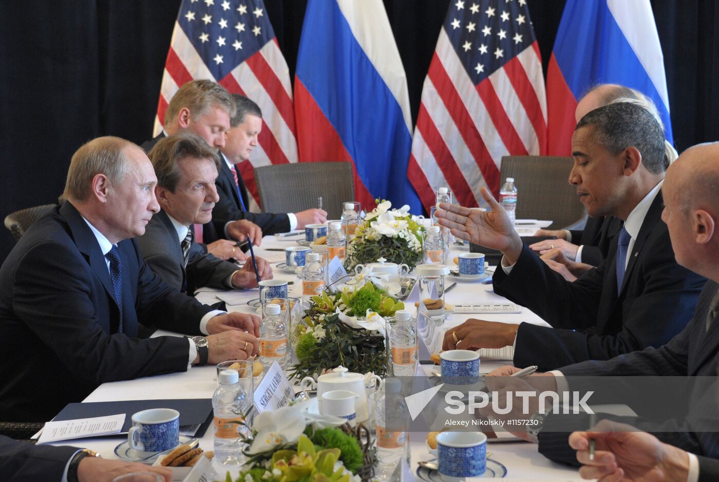 President Vladimir Putin meets U.S. President Barack Obama