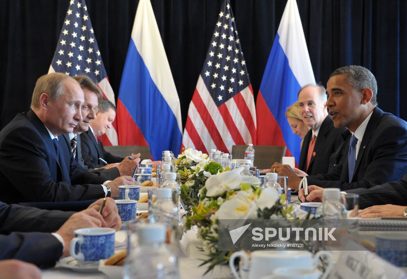 President Vladimir Putin meets U.S. President Barack Obama