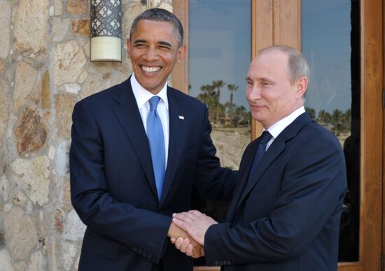 President Vladimir Putin meets U.S. President Barack Obama