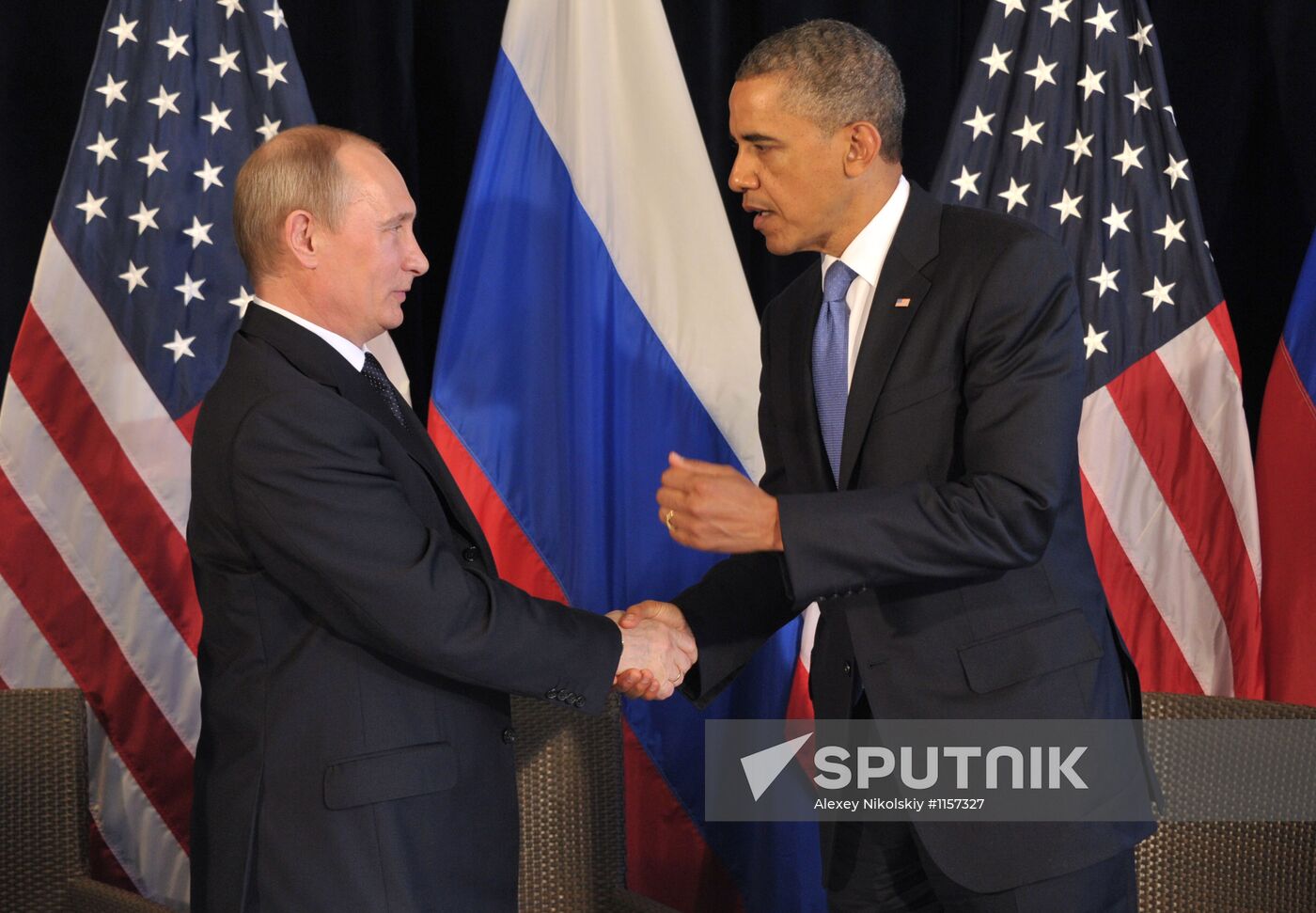 President Vladimir Putin meets U.S. President Barack Obama