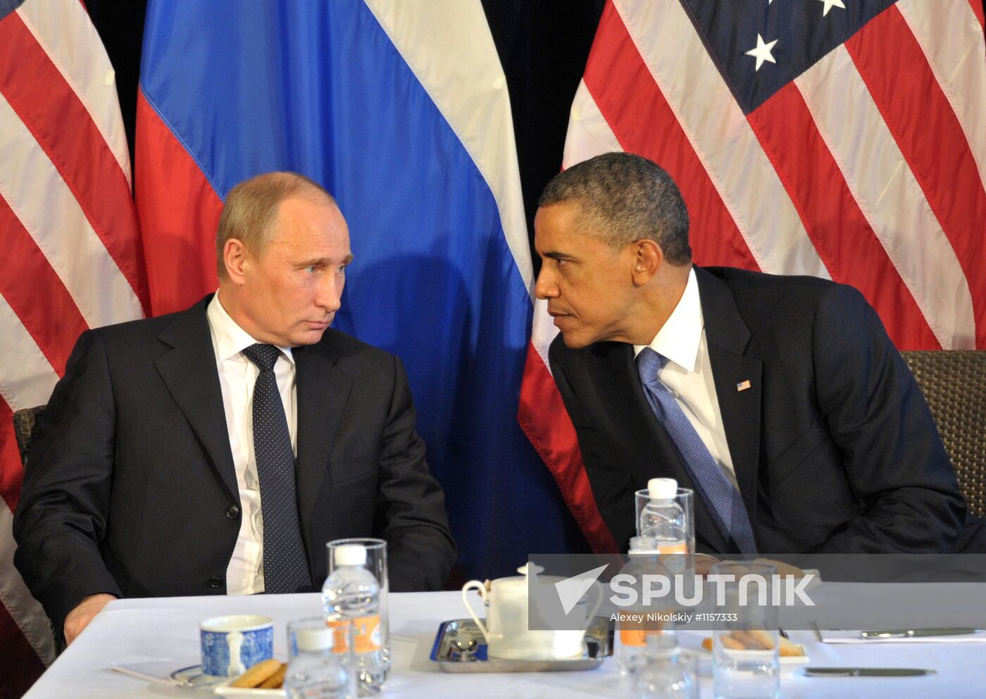 President Vladimir Putin meets U.S. President Barack Obama