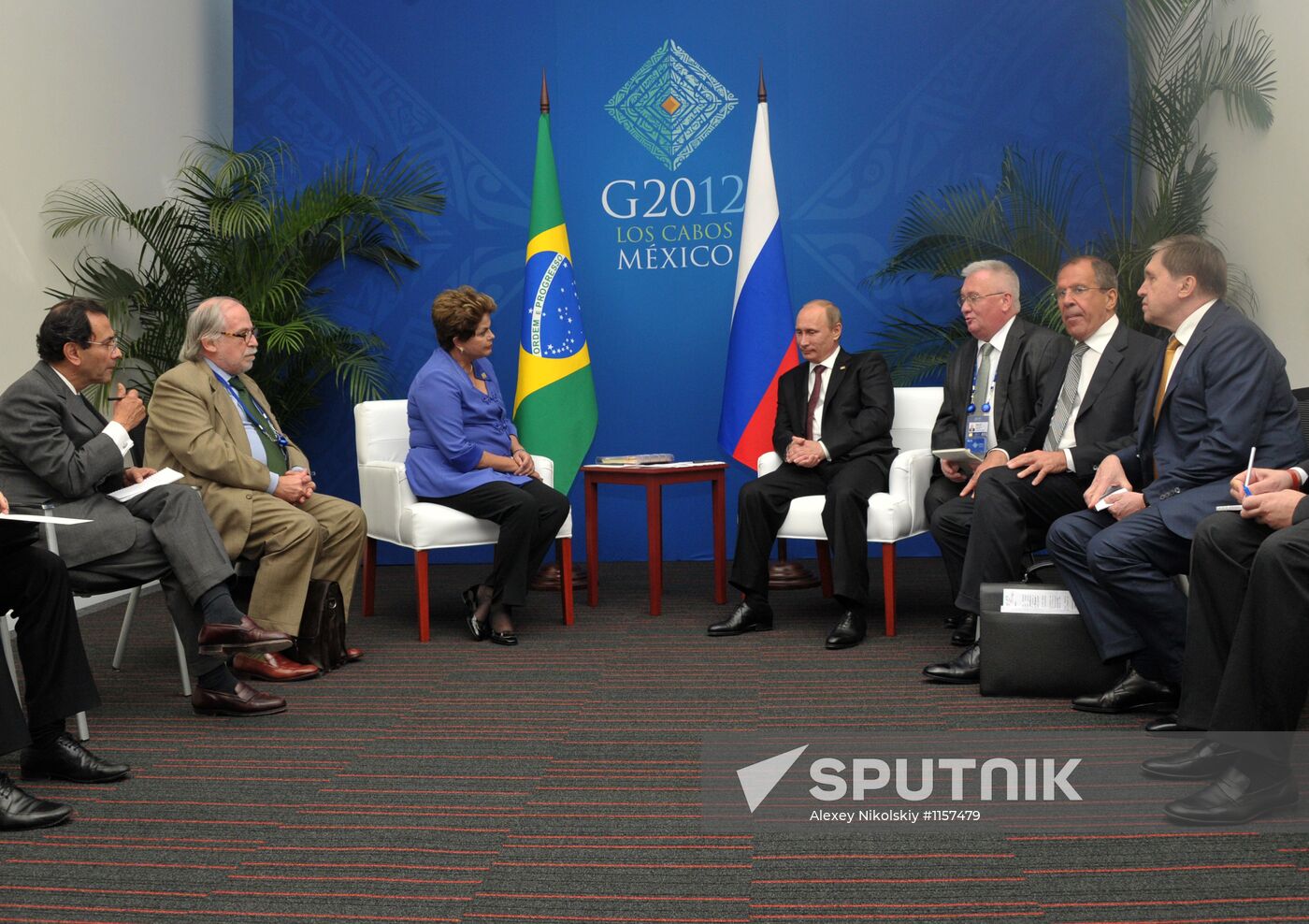 Vladimir Putin meets with Brazilian president Dilma Rusef