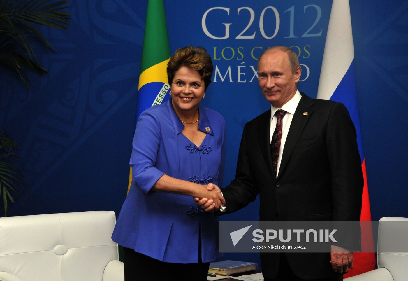 Vladimir Putin meets with Brazilian president Dilma Rusef