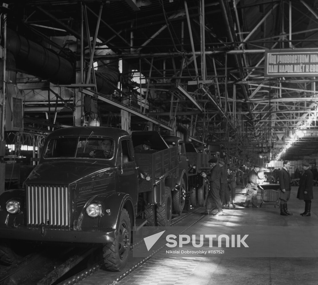 GAZ-51 truck assembly conveyor