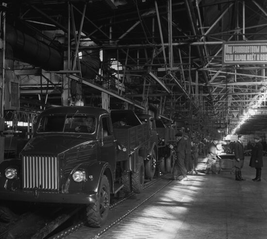 GAZ-51 truck assembly conveyor