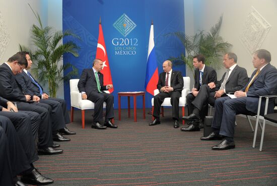 Vladimir Putin meets with Recep Erdogan