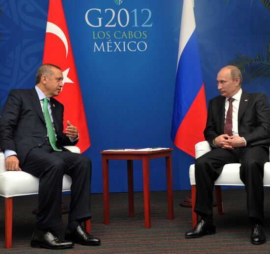 Vladimir Putin meets with Recep Erdogan