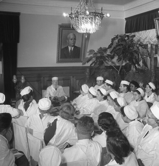 Ophthalmologist Vladimir Filatov gives lecture