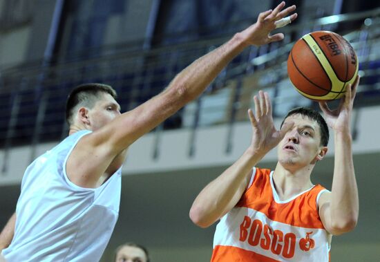 Russian basketball team holds training session