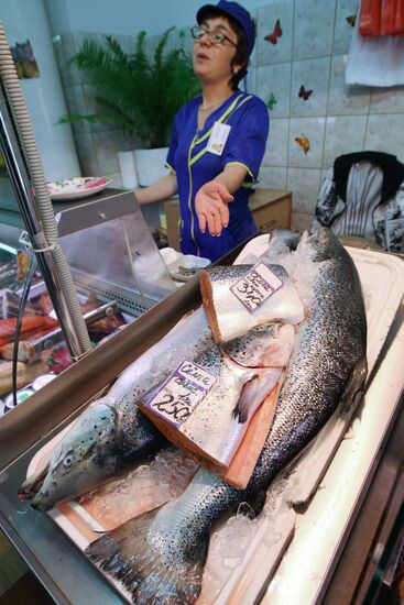 Selling fish at Zakharievsky Market in Kaliningrad