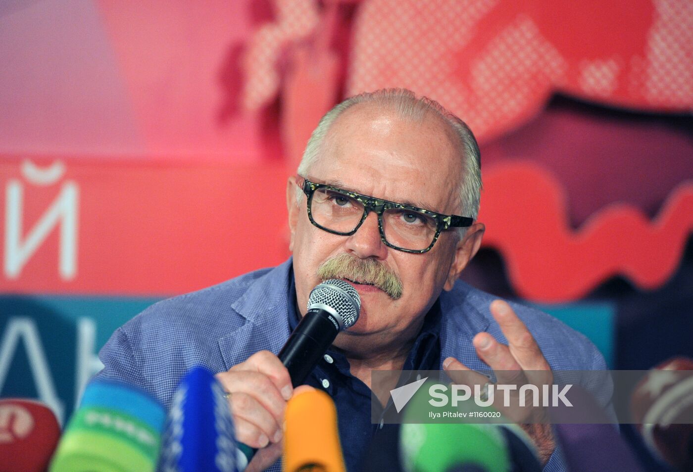 Press conference by Nikita Mikhalkov at 34th MIFF