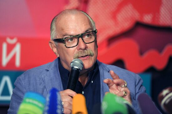 Press conference by Nikita Mikhalkov at 34th MIFF