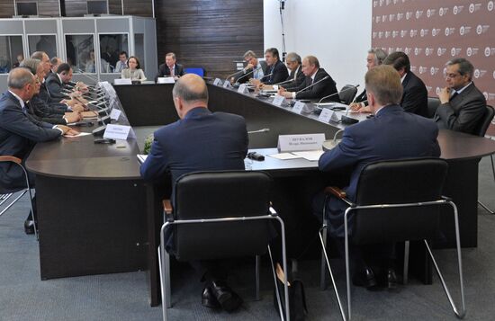 Vladimir Putin meets with heads of foreign investent funds