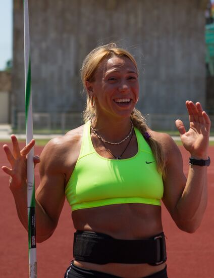 Track and field athlete Maria Abakumova's training