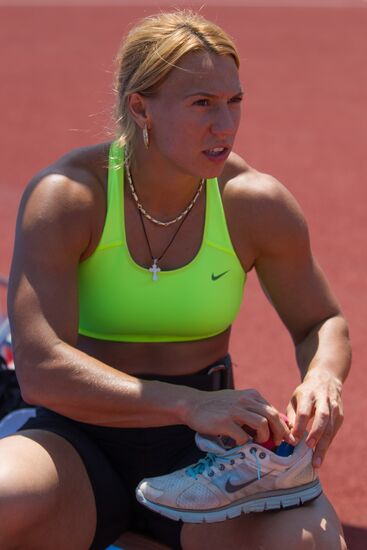 Track and field athlete Maria Abakumova's training