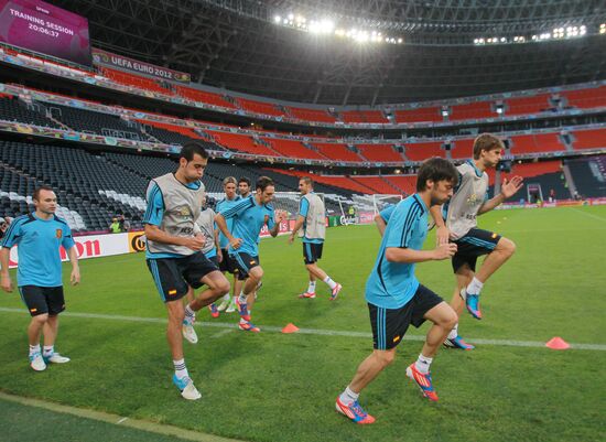 Football. Euro 2012. Spain and France teams training