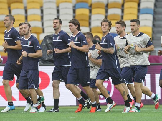 UEFA Euro 2012 football: Italian team in training