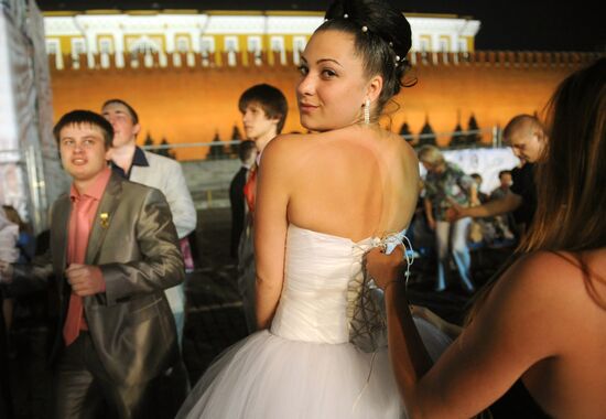 Moscow school graduates take part in final bell celebrations
