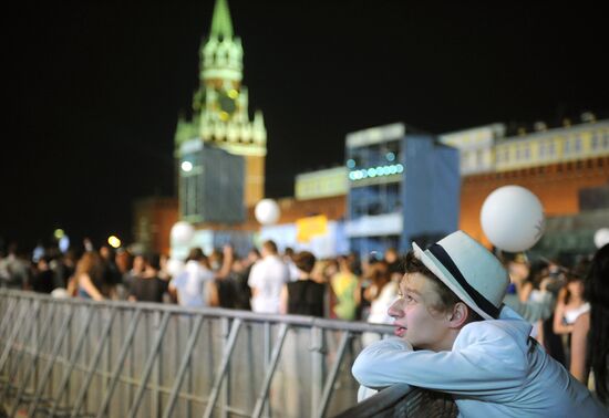 Moscow school graduates take part in final bell celebrations