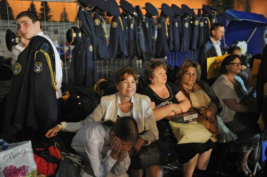 Moscow school graduates take part in final bell celebrations
