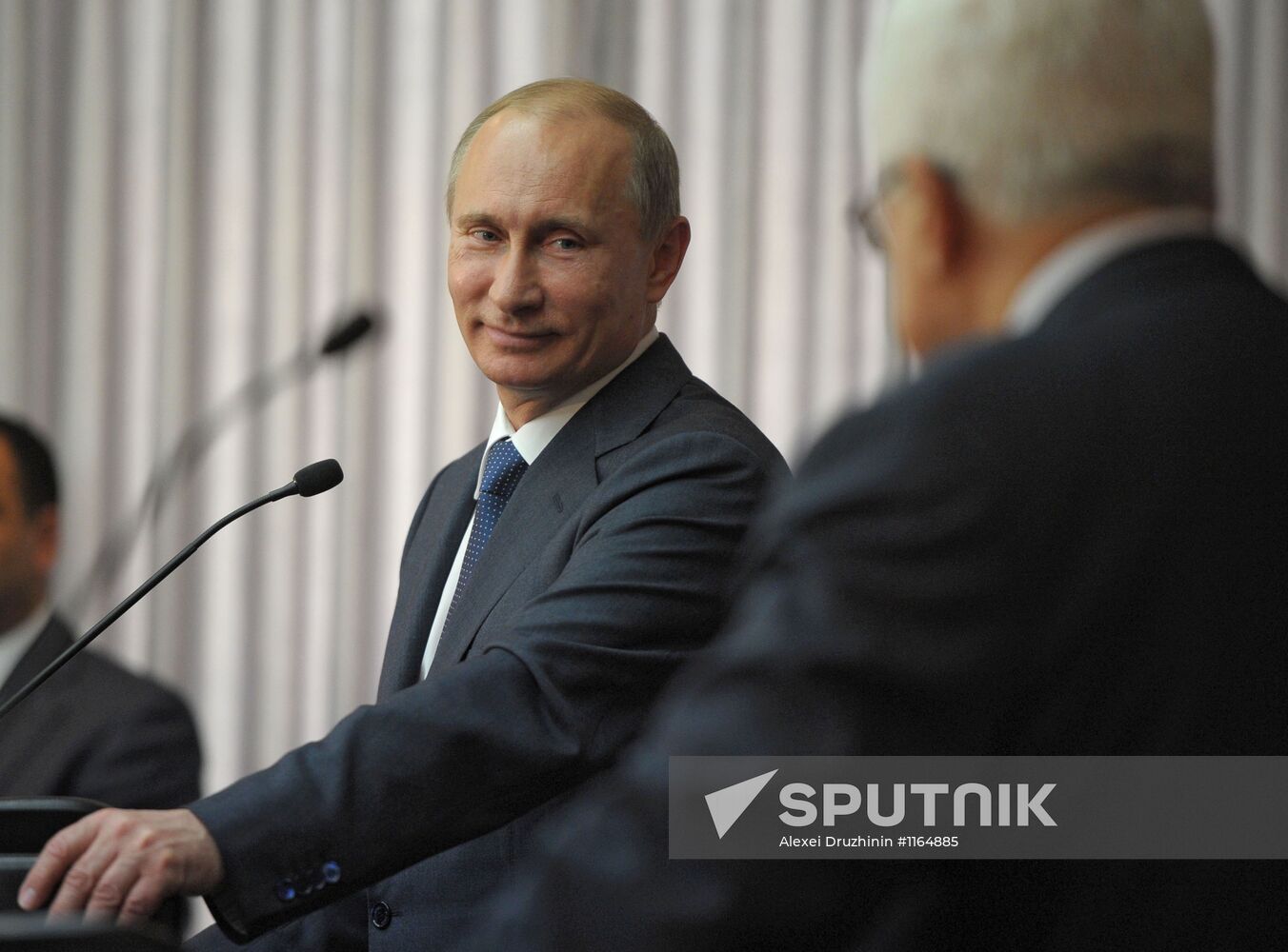 Vladimir Putin visits Palestinian territories