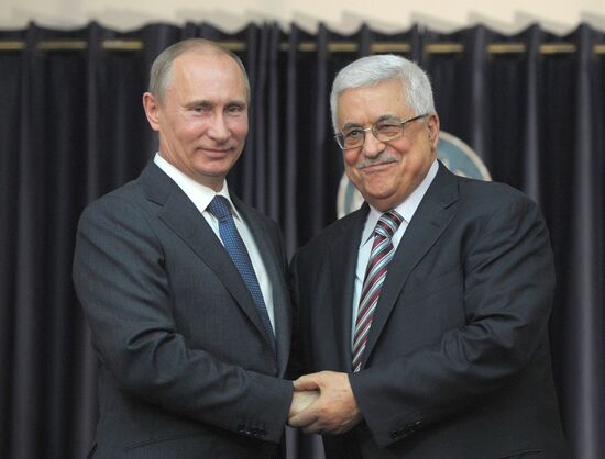 Vladimir Putin visits Palestinian territories