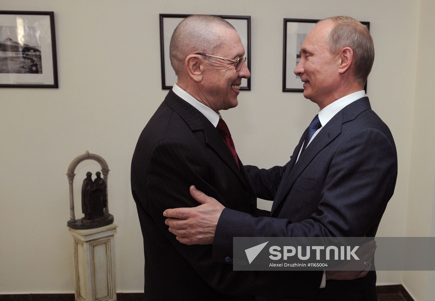 Vladimir Putin visits Palestine