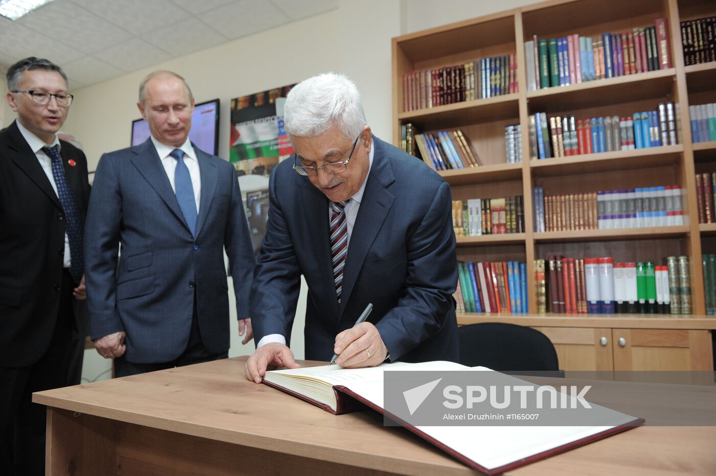 Vladimir Putin visits Palestine