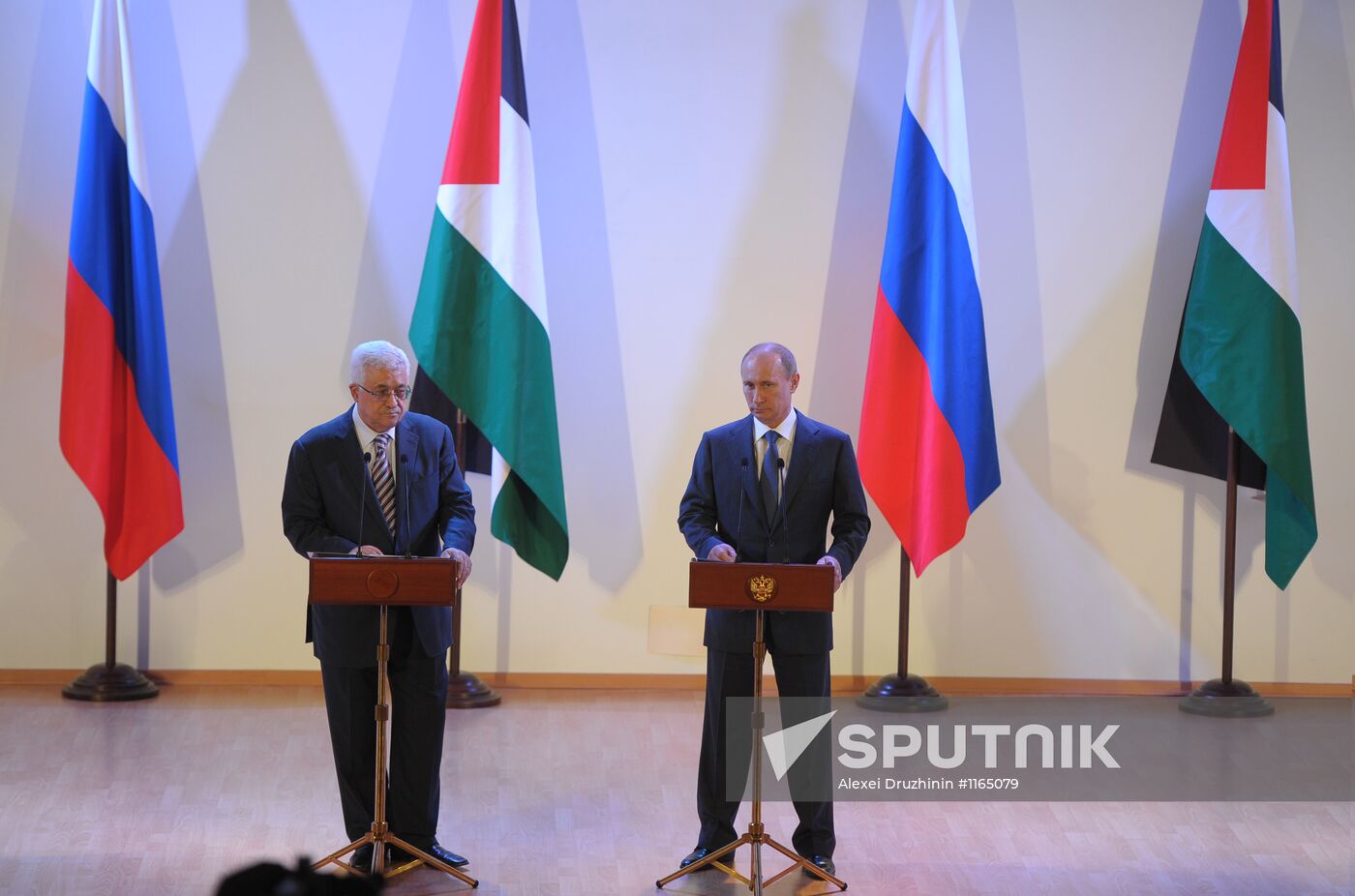 Vladimir Putin visits Palestine