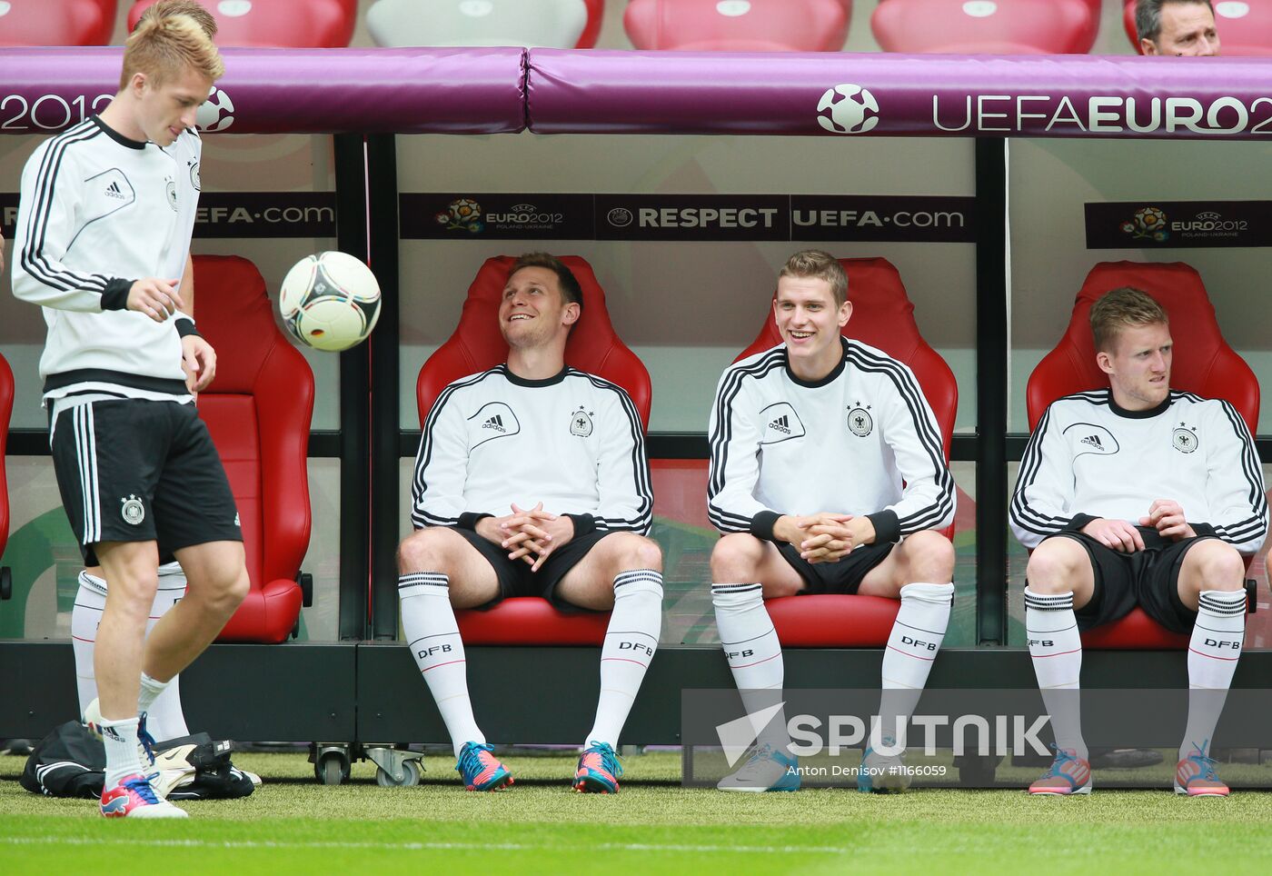 UEFA Euro 2012. German, Italian teams hold training sessions