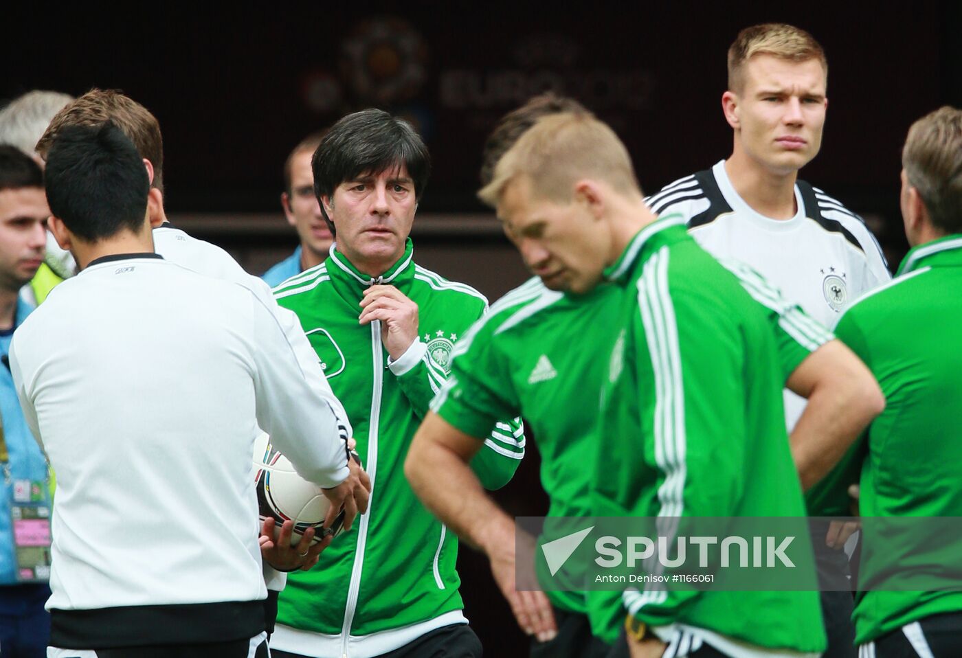 UEFA Euro 2012. German, Italian teams hold training sessions
