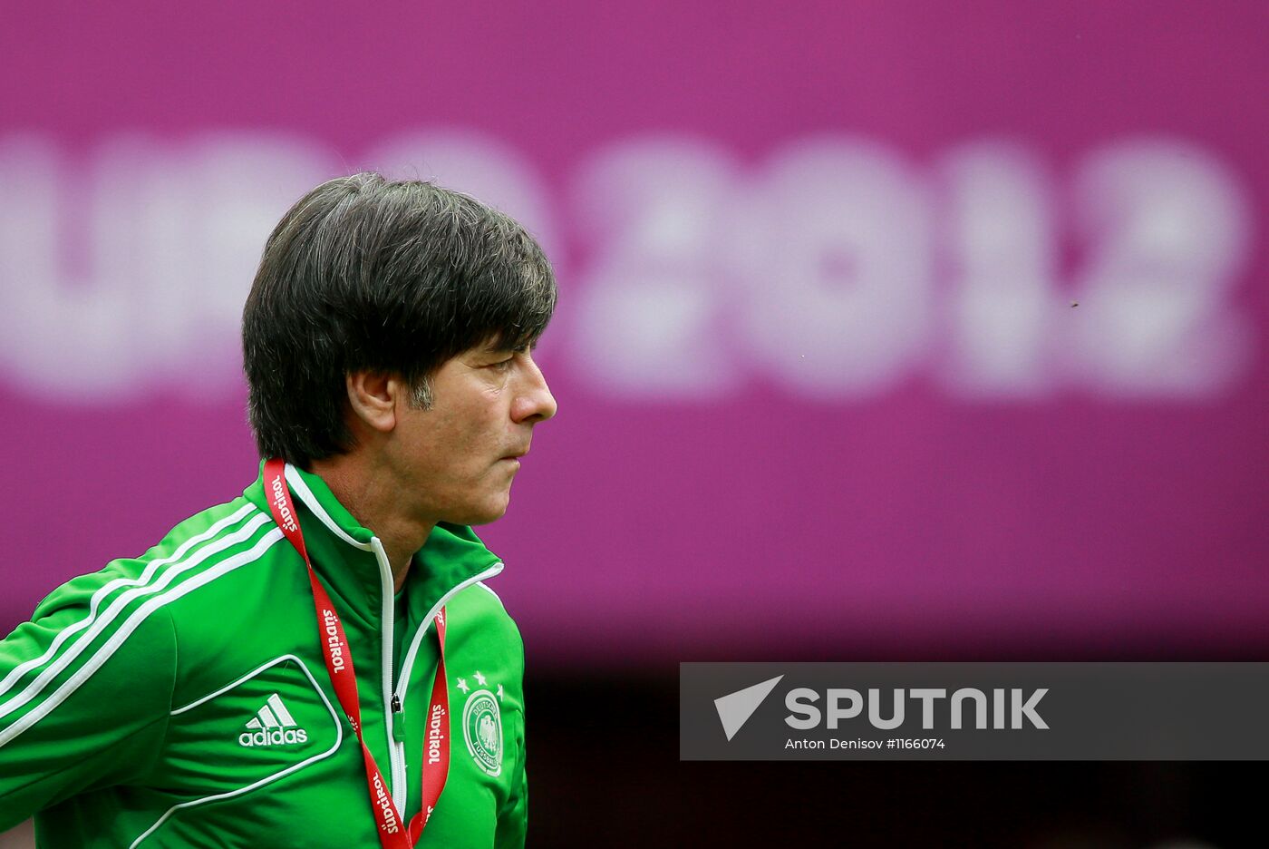 UEFA Euro 2012. German, Italian teams hold training sessions