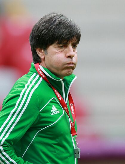 UEFA Euro 2012. German, Italian teams hold training sessions