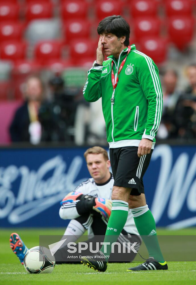 UEFA Euro 2012. German, Italian teams hold training sessions