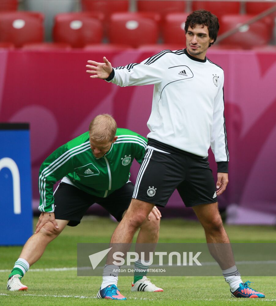 UEFA Euro 2012. German, Italian teams hold training sessions