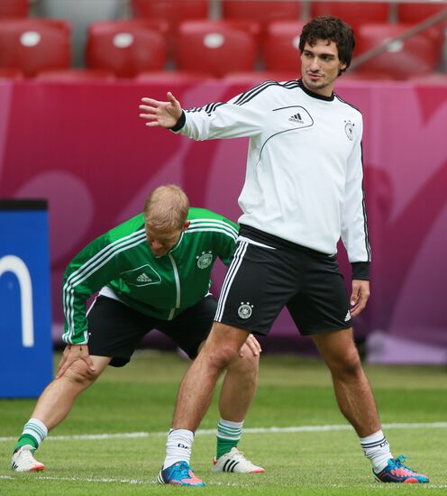 UEFA Euro 2012. German, Italian teams hold training sessions